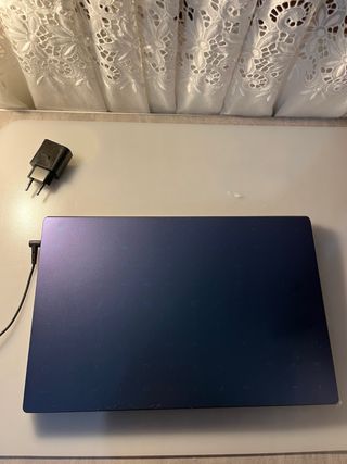 Asus VivoBook Intel Celeron (solo carga) 2021