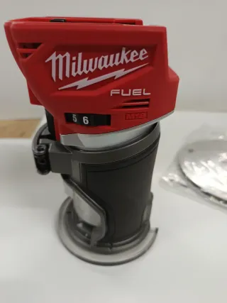 Fresadora Inalámbrica Milwaukee M18