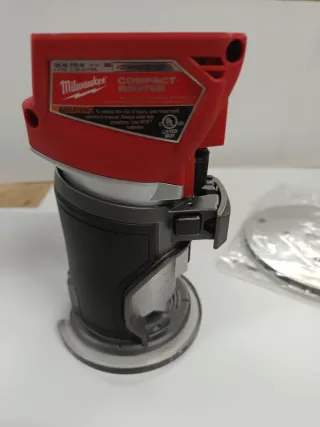 Fresadora Inalámbrica Milwaukee M18