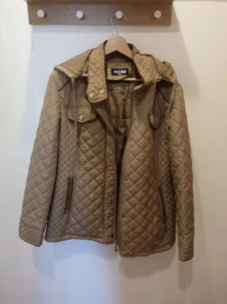 Chaqueta beige con capucha Talla XL
