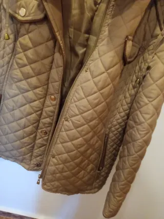 Chaqueta beige con capucha Talla XL