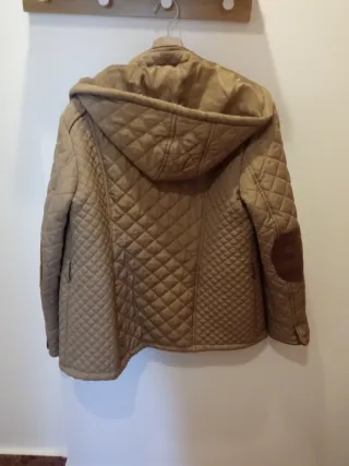 Chaqueta beige con capucha Talla XL