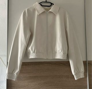 Chaqueta blanca estilo bomber