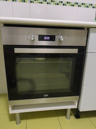 Horno Beko prácticamente nuevo