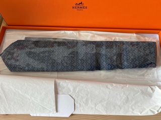 Corbata Hermès original , -Seda 100%  -Con caja
