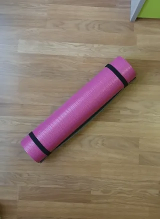 Esterilla de gimnasia rosa