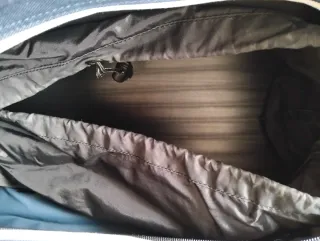 Bolsa de deporte Reebok azul y blanca