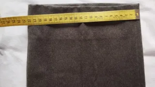 Pantalón marrón de calidad hecho por un sastre