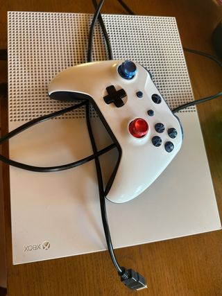 Xbox One S Bianca con console