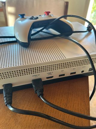 Xbox One S Bianca con console