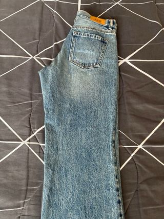 Pantalones vaqueros azules talla 32.Son 2