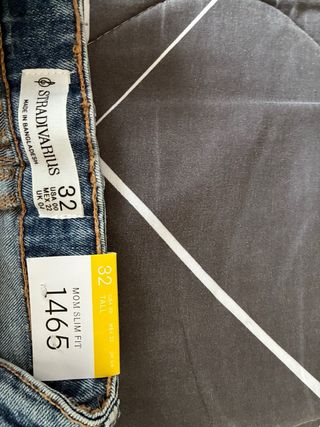 Pantalones vaqueros azules talla 32.Son 2