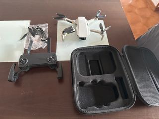 Dron DJI Mini con mando y repuestos
