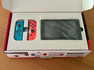 Nintendo Switch + FIFA 23 Legacy Edition + Extras