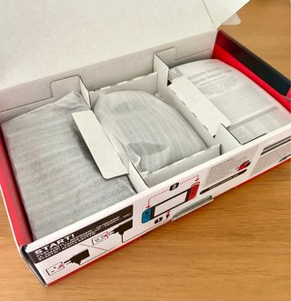 Nintendo Switch + FIFA 23 Legacy Edition + Extras