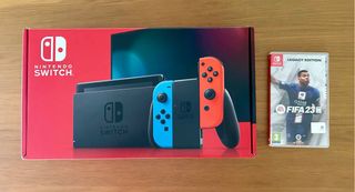 Nintendo Switch + FIFA 23 Legacy Edition + Extras