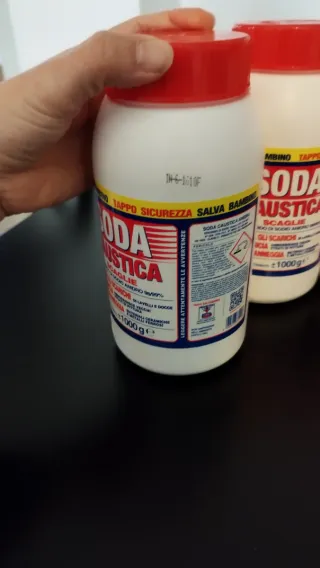 Soda Caustica Scaglie 4x1kg