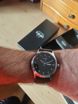 Reloj Tomi Negro con Fecha y Día
