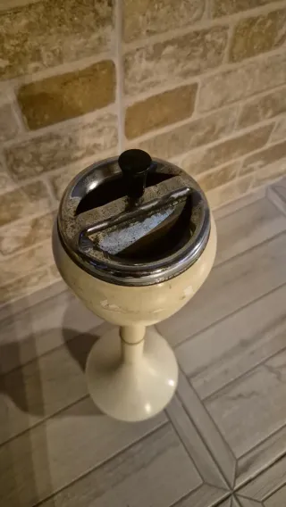 Posacenere vintage da terra