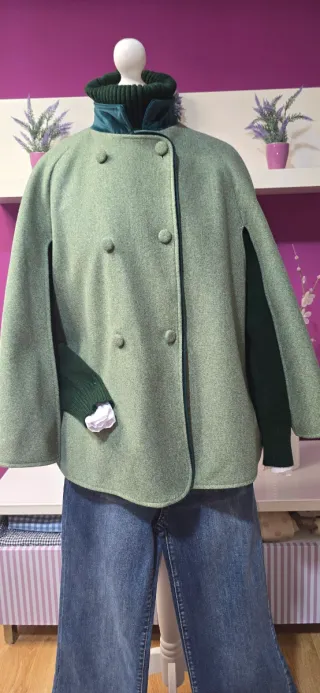 Capa verde cuello mao terciopelo