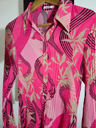 Camisa M-L Estampada Flores y Líneas