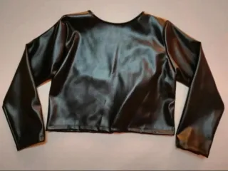 Giacca corta similpelle nera