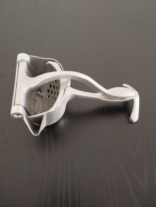 Spremiagrumi manuale in metallo