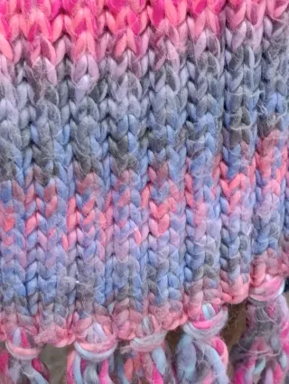 Bufanda suave multicolor con flecos