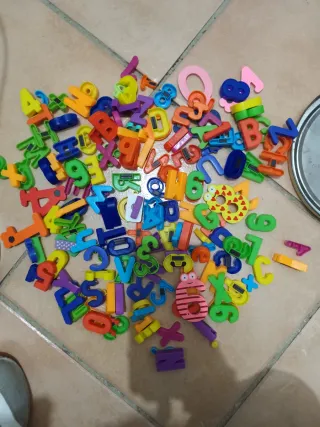 Letras y números imantados educativos