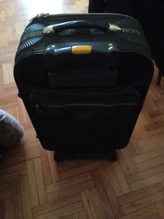 Maleta de viaje verde oscuro