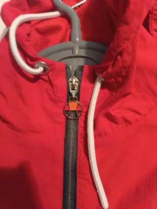 Chubasquero Ellesse Rojo, Azul y Gris