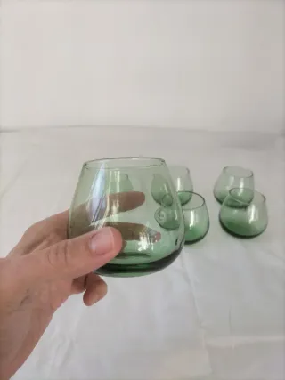 Vecchi bicchieri in cristallo, servizio vintage