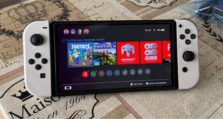 Nintendo Switch OLED Bianca + Accessori