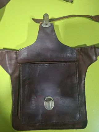 Riñonera de piel marrón