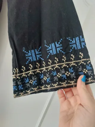 Vestido negro bordado Pull&Bear Talla M