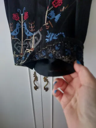 Vestido negro bordado Pull&Bear Talla M