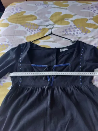 Vestido negro bordado Pull&Bear Talla M