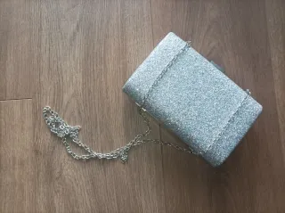 Bolso fiesta clutch plateado Bijou Brigitte