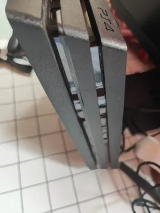 PS4 Pro + 3 mandos + Call of Duty