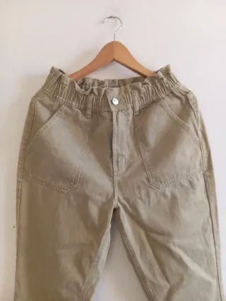 Pantaloni beige vita alta