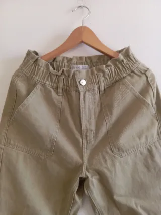 Pantaloni beige vita alta