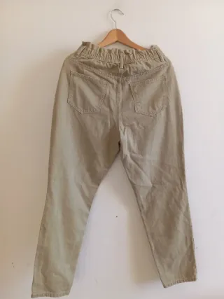 Pantaloni beige vita alta