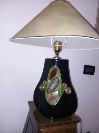 Lampada da tavolo design nero e oro