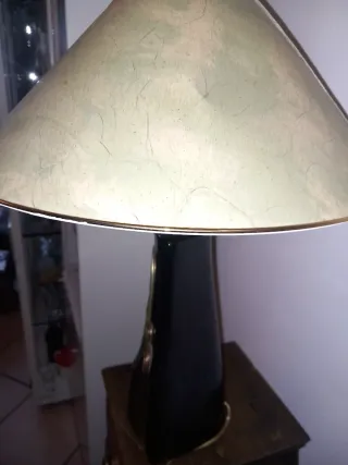 Lampada da tavolo design nero e oro