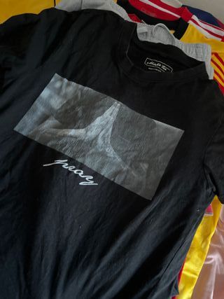 Camiseta Mister Tee Negra con Estampado