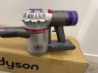Aspirapolvere Dyson V8 con garanzia