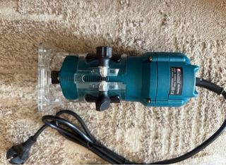 Fresadora compacta con accesorios