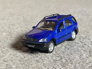 Mercedes ML Cararama 1:72 Blu