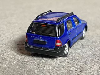 Mercedes ML Cararama 1:72 Blu