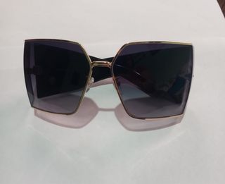 Gafas de sol Dsquared2 mujer negras y doradas